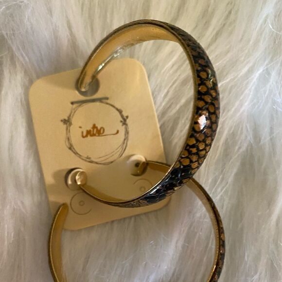 Large  Python Snake Colored Hoop Earrings NWT - Picture 3 of 4